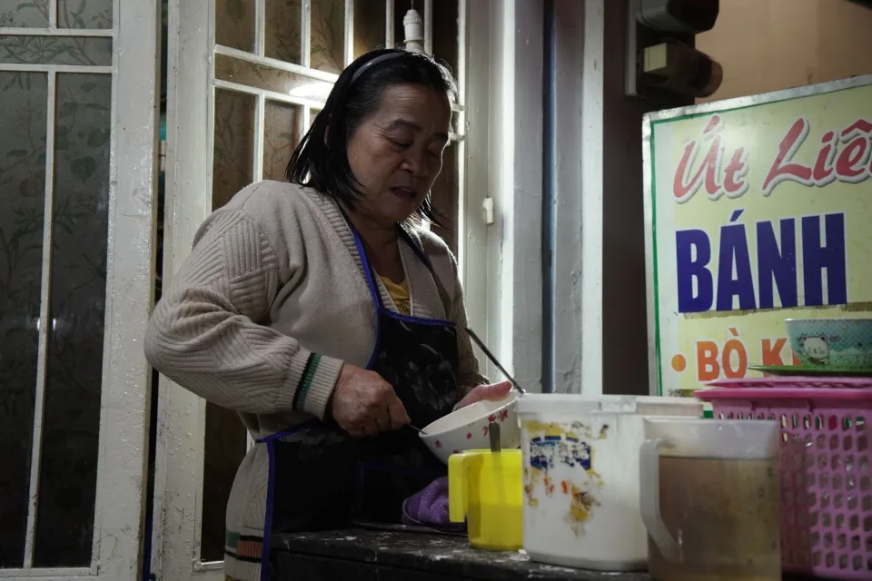 Khu bàn dài làm việc